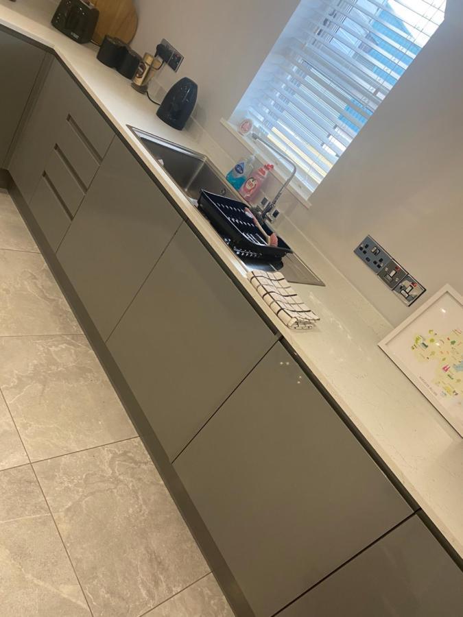 Modern 3-Bed Apartment In Magherafelt Sleeps 8 Экстерьер фото